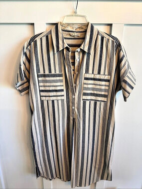Montage Striped Button Down Shirt Dress in Beige & Blue Size Medium. Pockets.